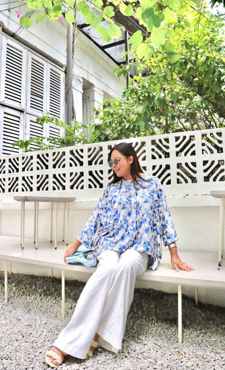 AVERIE OVERSIZED TOP IN FLORIA