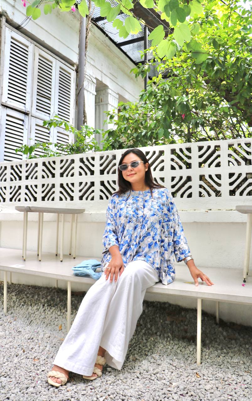AVERIE OVERSIZED TOP IN FLORIA