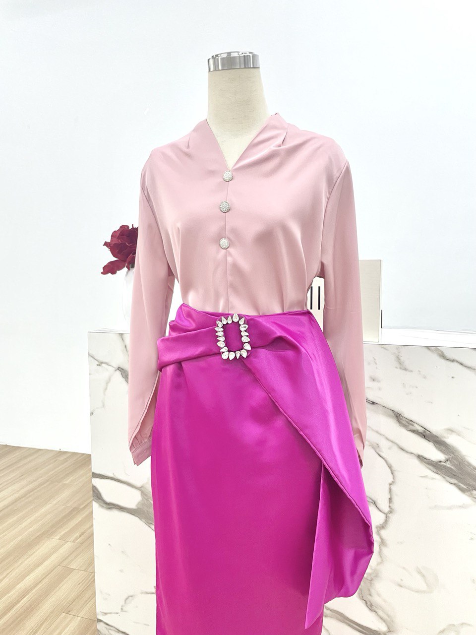 SKIRT SURI IN FUSHIA PINK