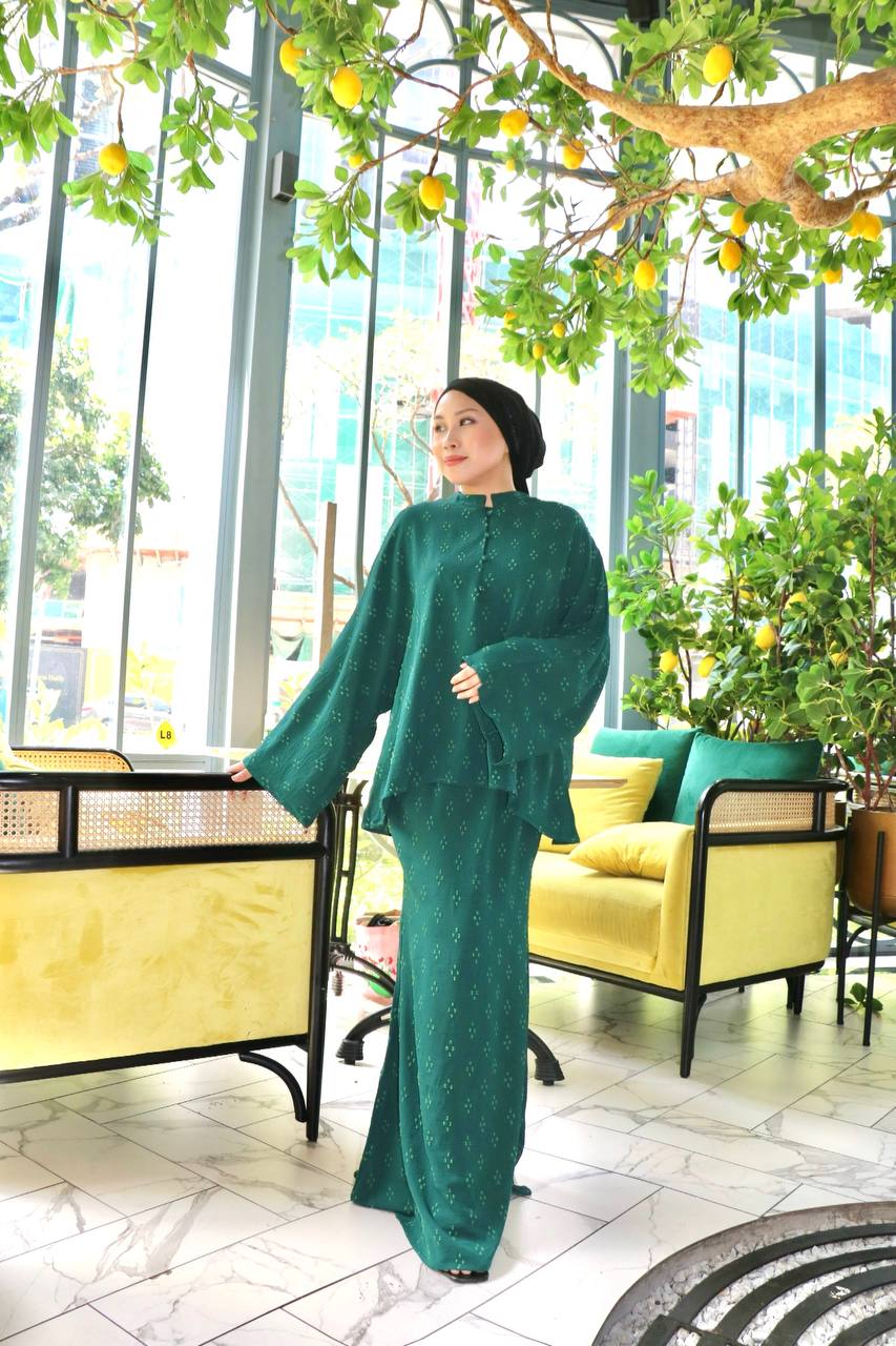Maya Kurung in Emerald Green - FREESIZE